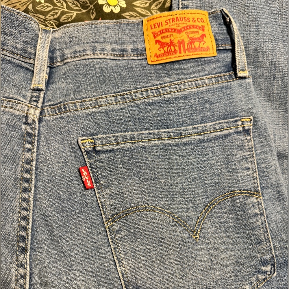 Levi's 724 High Rise Straight - Picture 7 of 8
